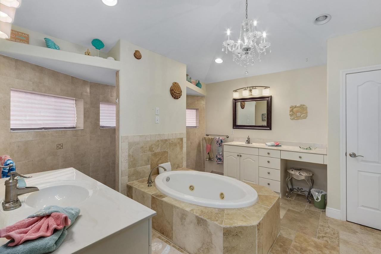 Luxury Home, Hot Tub, Heated Pool, Tiki Bar - Villa Spain Κέιπ Κόραλ Εξωτερικό φωτογραφία